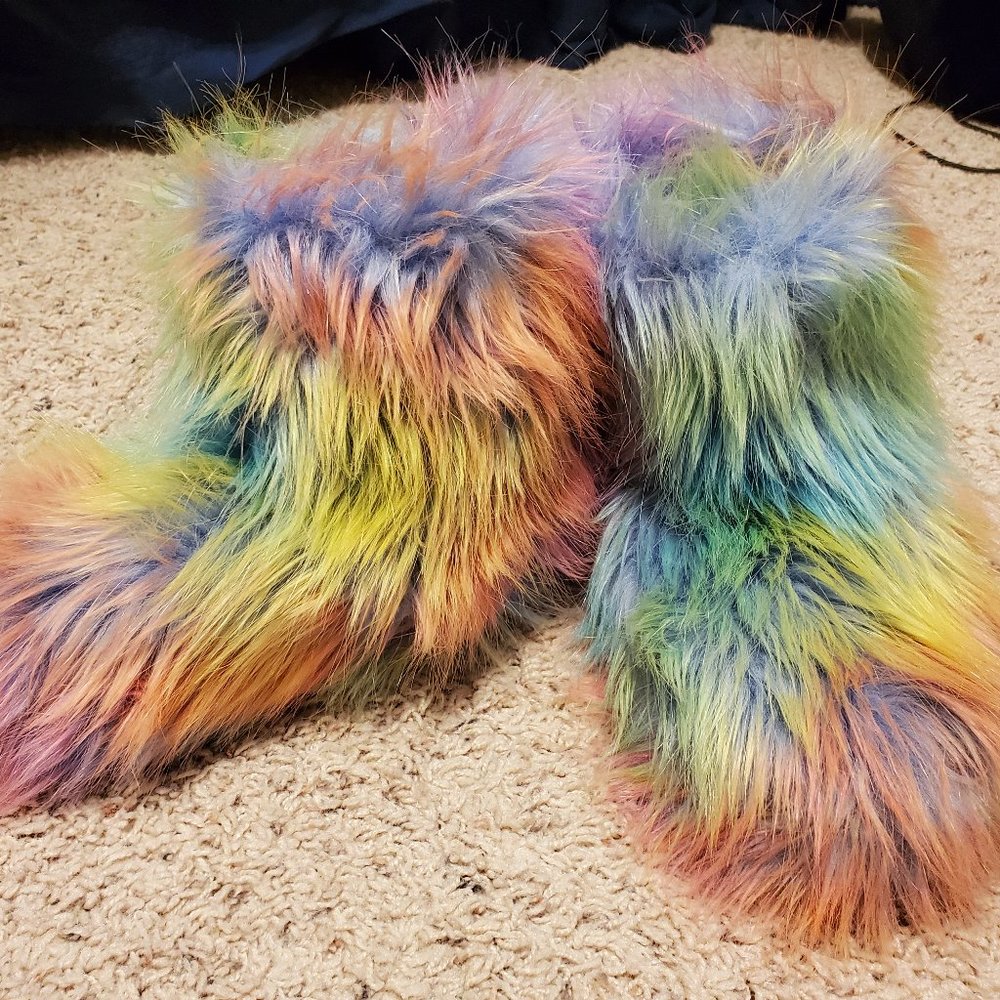 Fuzzy boot slippers - girls size 11-12
